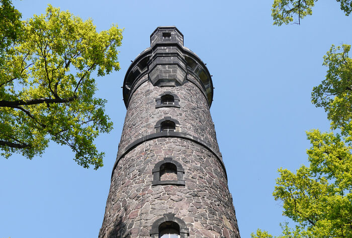 Der Fichteturm - ein hoch aufragender Steinturm